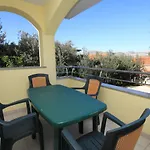 Family Friendly With A Swimming Pool Okrug Gornji, Ciovo - 10401 Апартаменты