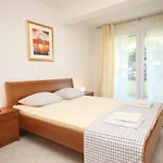 Апартаменты Family Friendly With A Swimming Pool Okrug Gornji, Ciovo - 10401 *