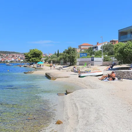 Апартаменты Family Friendly With A Swimming Pool Okrug Gornji, Ciovo - 10401 Трогир