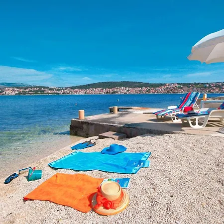 Апартаменты Family Friendly With A Swimming Pool Okrug Gornji, Ciovo - 10401 *