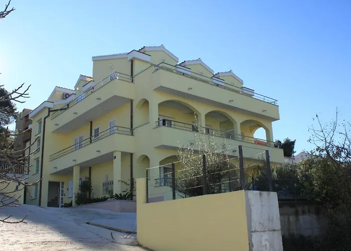Family Friendly With A Swimming Pool Okrug Gornji, Ciovo - 10401 Appartement *