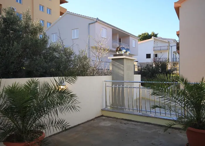 Family Friendly With A Swimming Pool Okrug Gornji, Ciovo - 10401 * Trogir