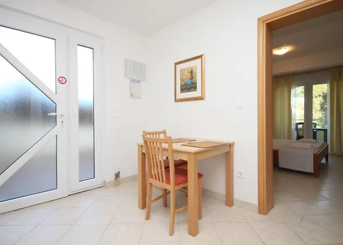 Family Friendly With A Swimming Pool Okrug Gornji, Ciovo - 10401 Appartement
