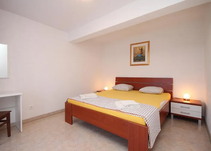 Appartement Family Friendly With A Swimming Pool Okrug Gornji, Ciovo - 10401