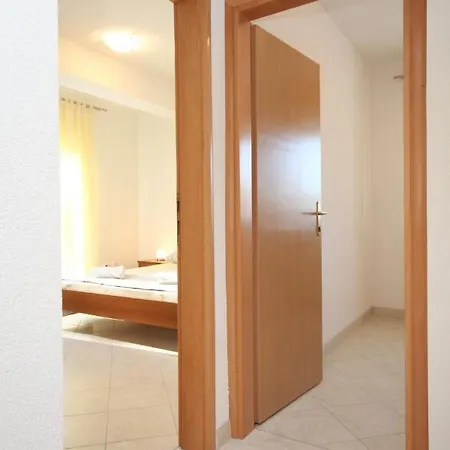 Family Friendly With A Swimming Pool Okrug Gornji, Ciovo - 10401 *